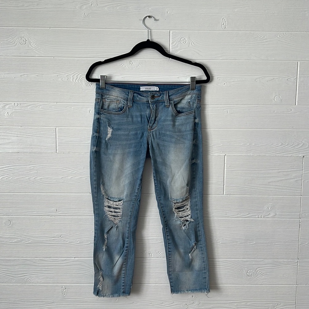 Cello distressed cropped raw hem capris size 3